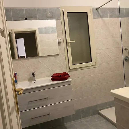 A Casa Da Mari Stanza Privata Bagno Condiviso * Olbia