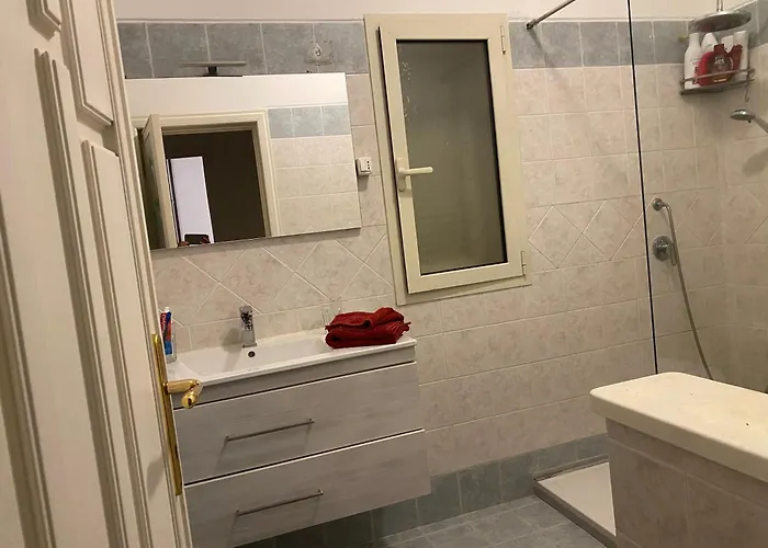 A Casa Da Mari Stanza Privata Bagno Condiviso * Olbia